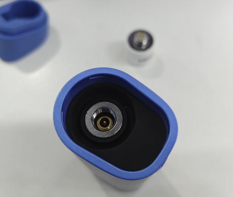 Yocan Black Pocket battery contact points.png
