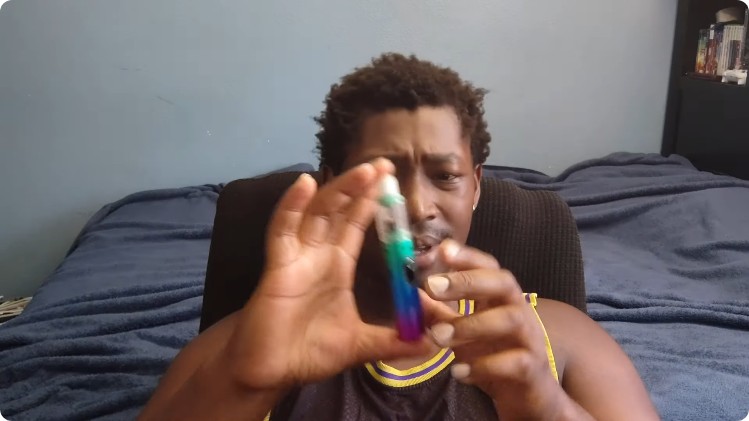 yocan-orbit-2-0-review-replaceable-glass-and-coil-cleaner-design-02.jpg